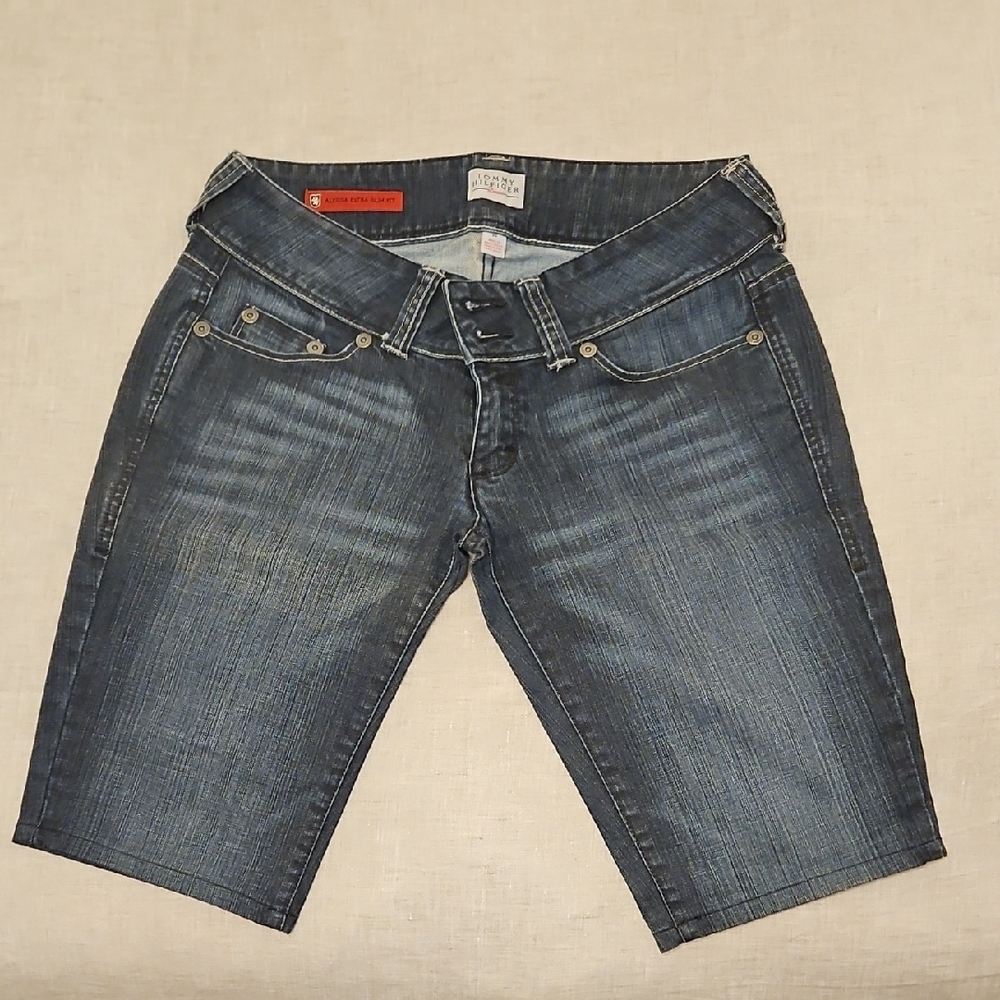 NWOT Tommy Hilfiger Alyssa Extra Slim Fit Denim Shorts
